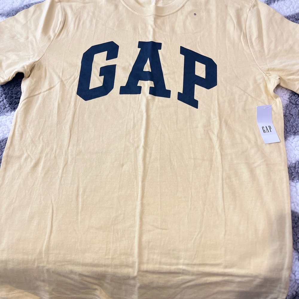 GAP men’s T shirt.
